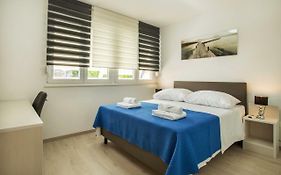 Ac Apartment With 2 Bedrooms And 2 Bathrooms-Free Private Parking